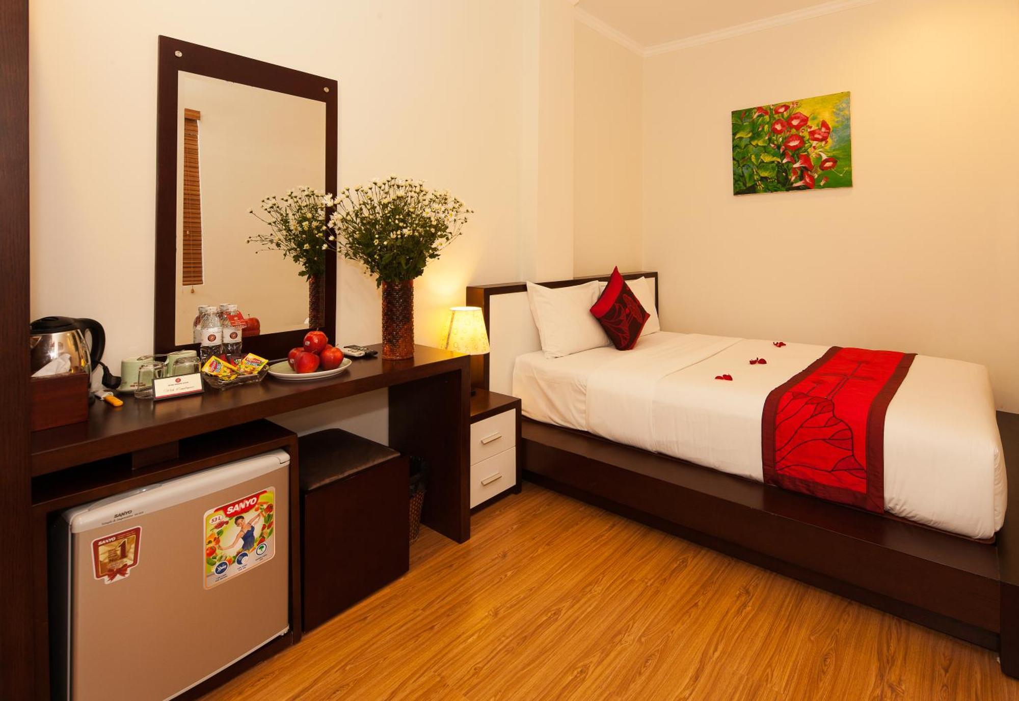 Rising Dragon Hotel Hanoi Bagian luar foto