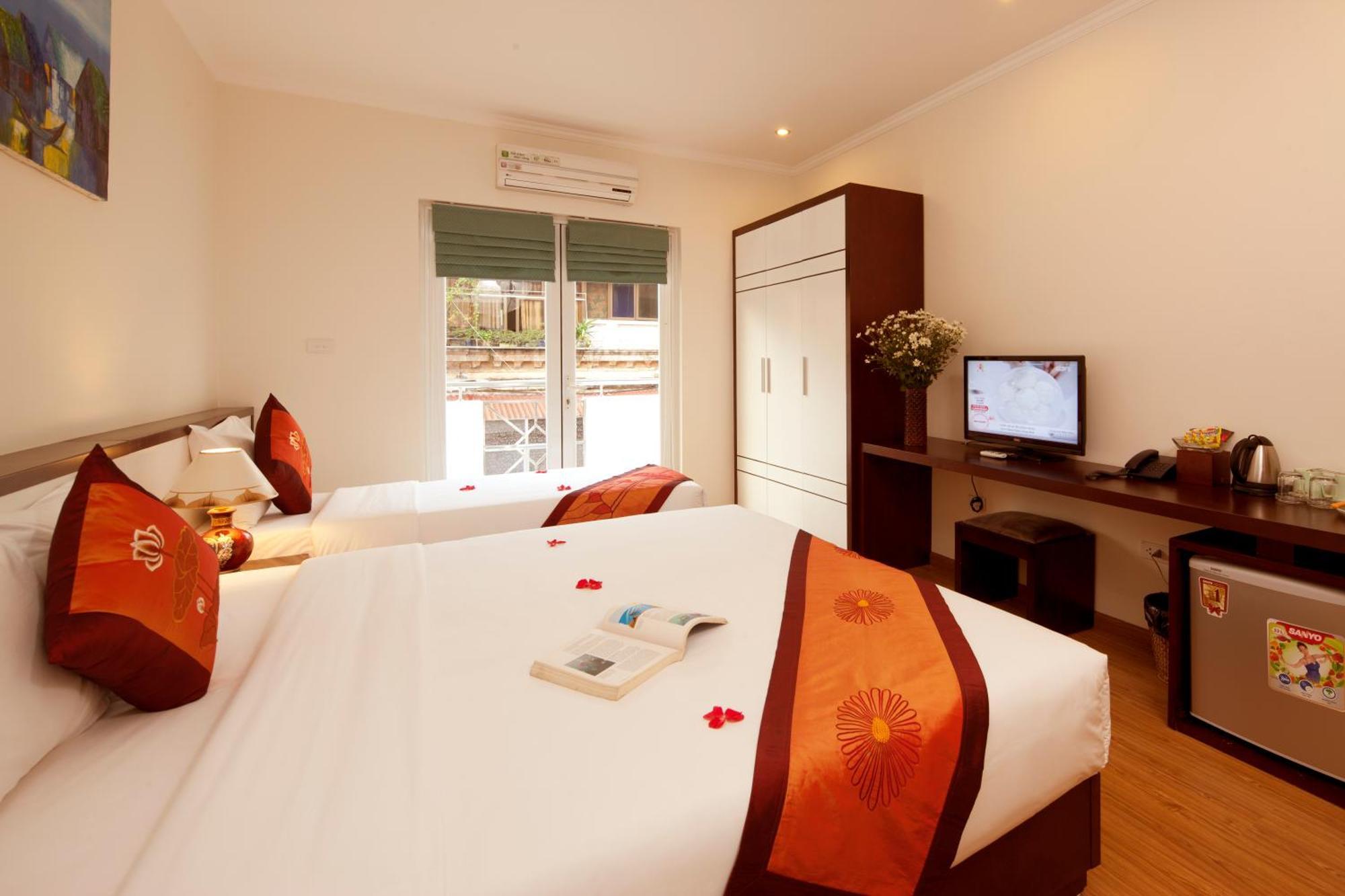 Rising Dragon Hotel Hanoi Bagian luar foto