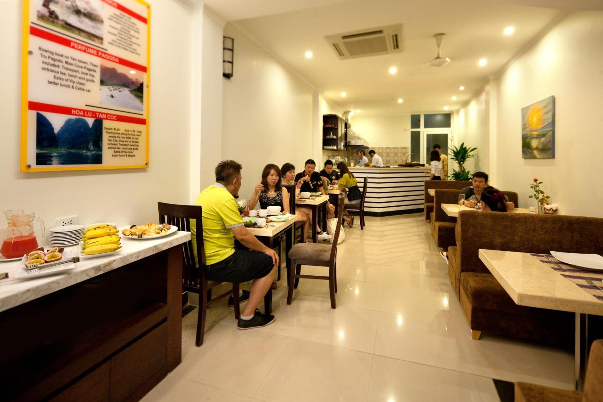 Rising Dragon Hotel Hanoi Bagian luar foto
