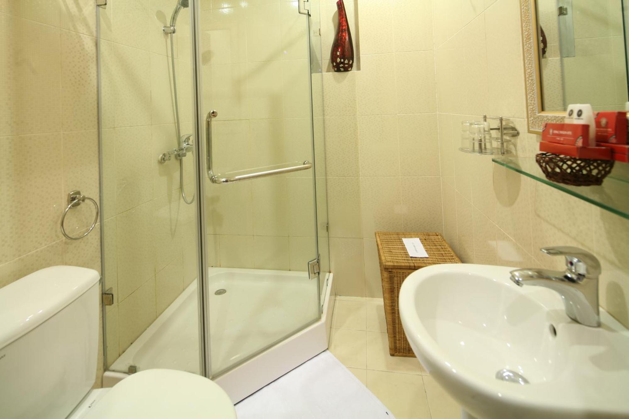 Rising Dragon Hotel Hanoi Bagian luar foto