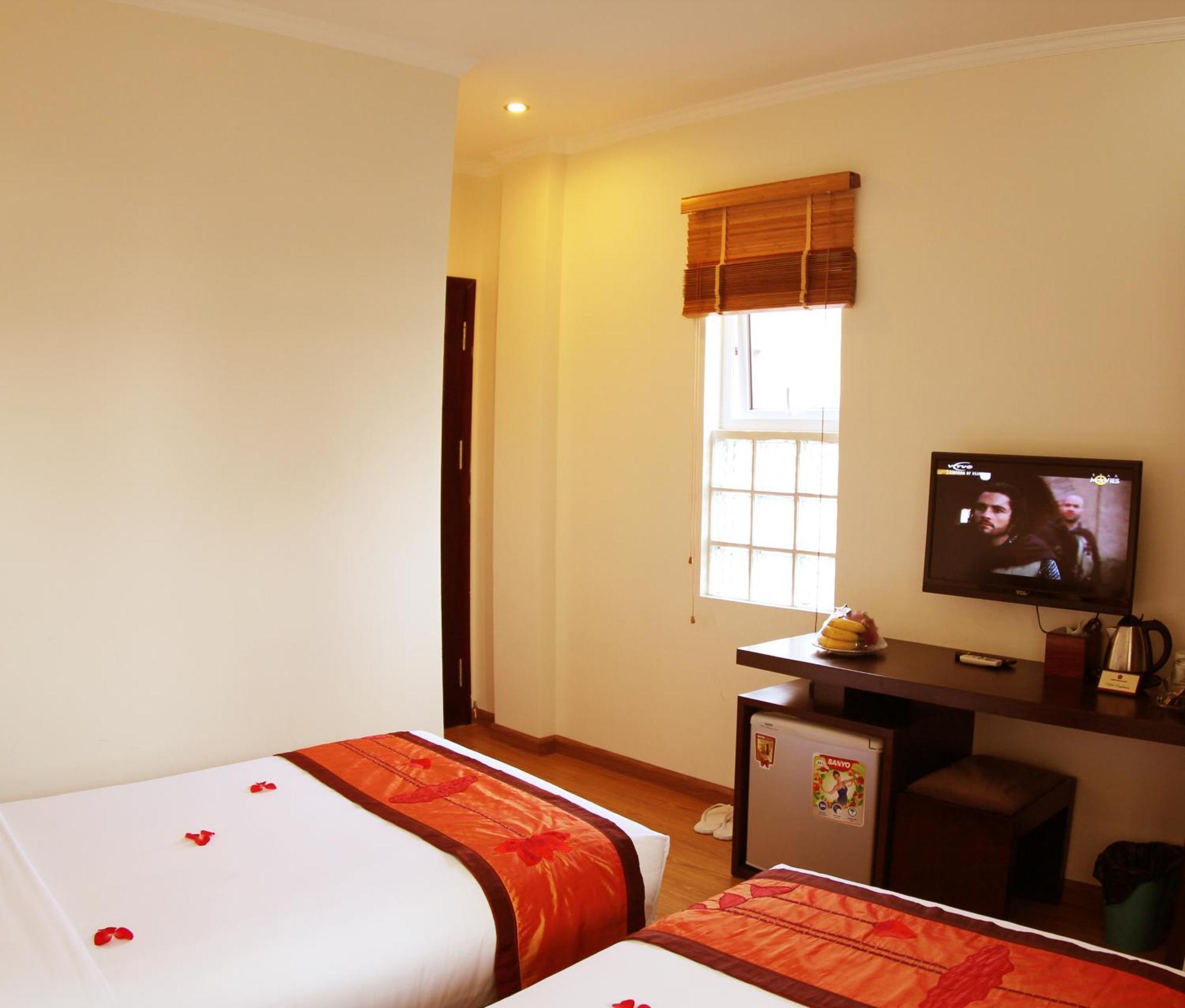 Rising Dragon Hotel Hanoi Bagian luar foto