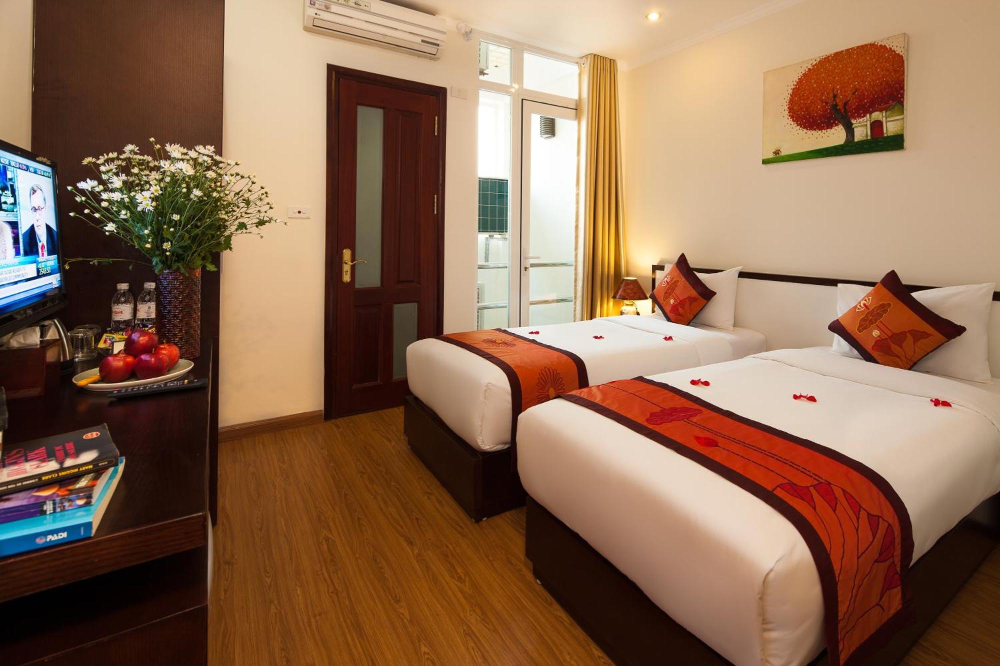 Rising Dragon Hotel Hanoi Bagian luar foto